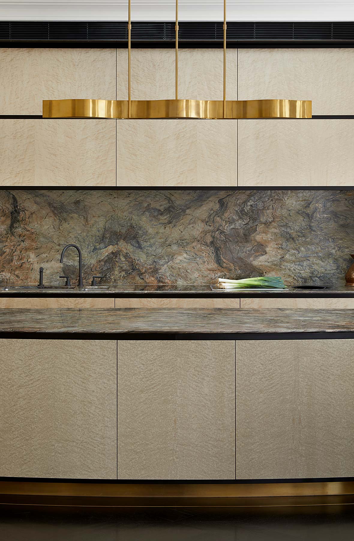 Joinery installation kitchen by Neova Installation.